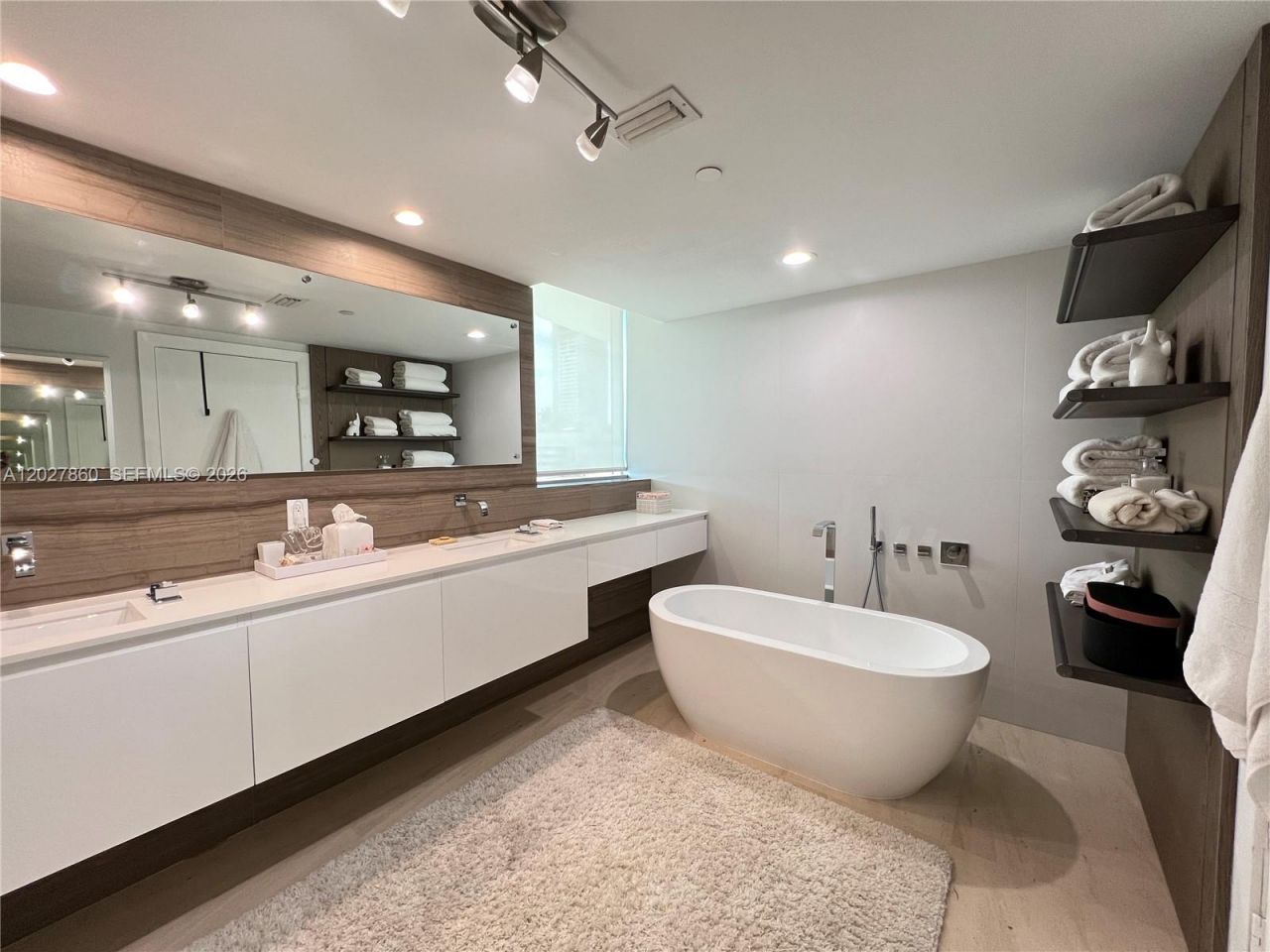 1331 Brickell Bay Dr , Unit BL-48, Miami, FL 33131 Photo