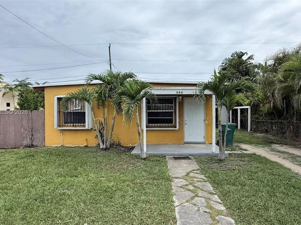 544 NW 10th St , Florida City, FL 33034