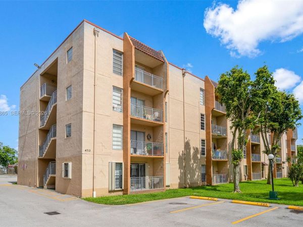 4713 NW 7th St , Unit 404-1, Miami, FL 33126