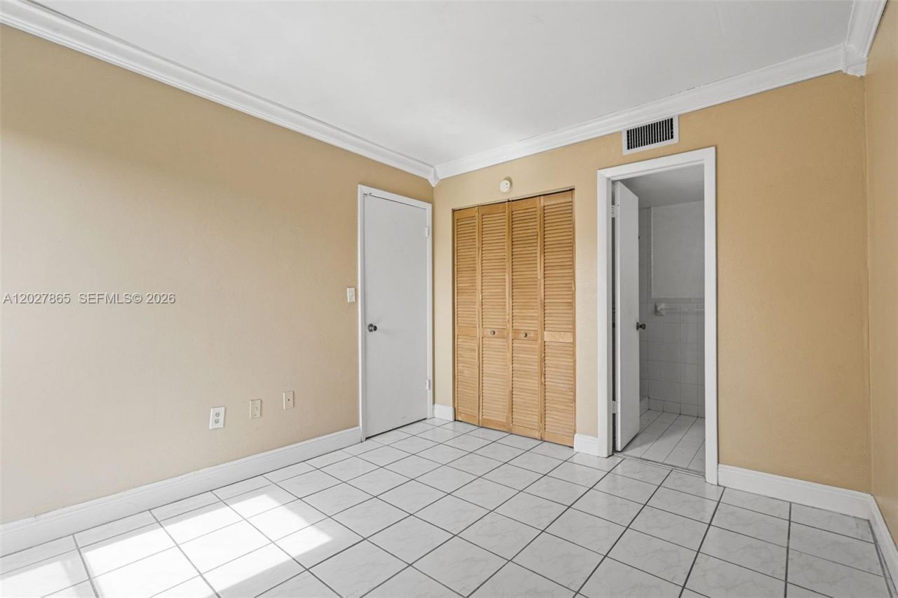 4713 NW 7th St , Unit 404-1, Miami, FL 33126 Photo