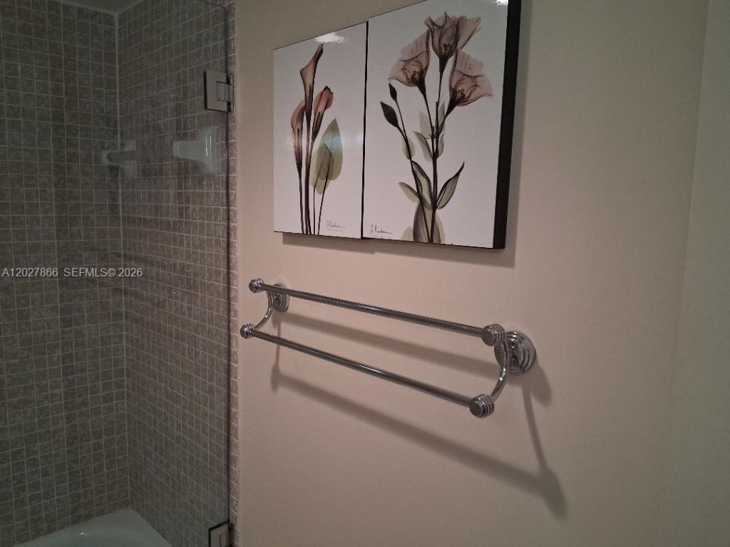 1200 St Charles Pl, Unit L19, Pembroke Pines, FL 33026 Photo
