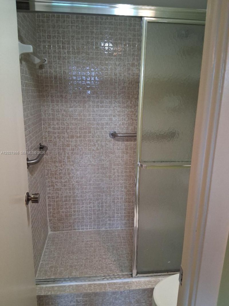 1200 St Charles Pl, Unit L19, Pembroke Pines, FL 33026 Photo