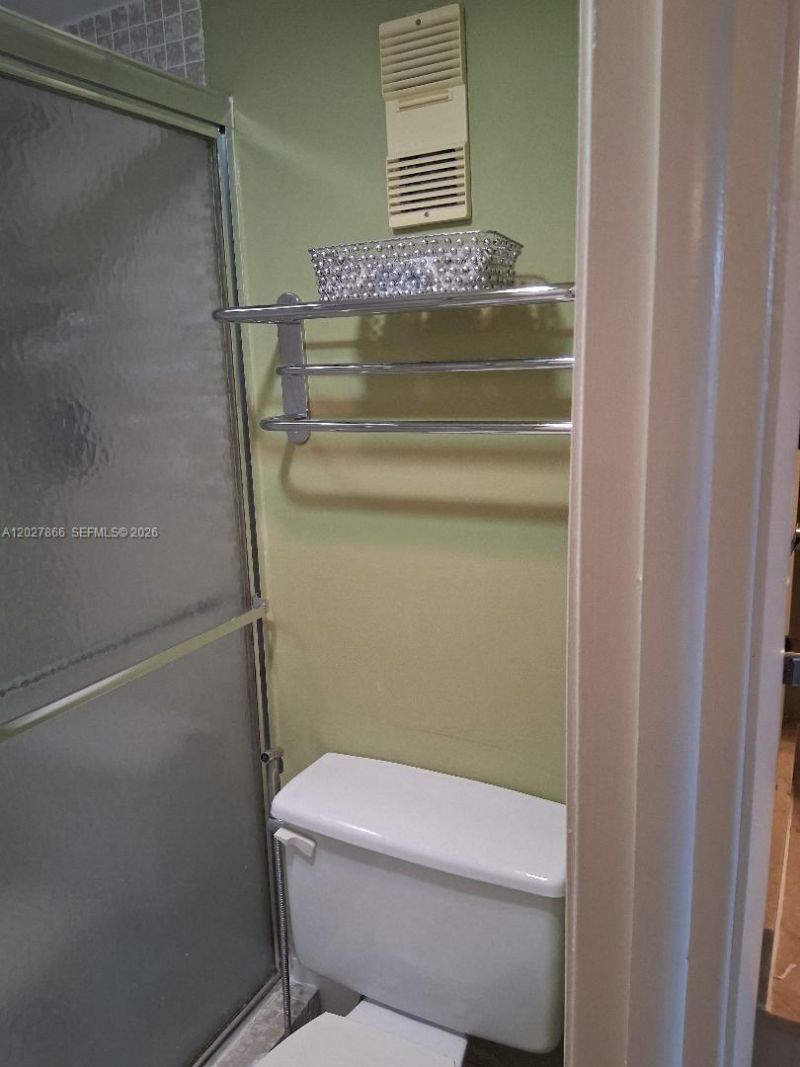 1200 St Charles Pl, Unit L19, Pembroke Pines, FL 33026 Photo