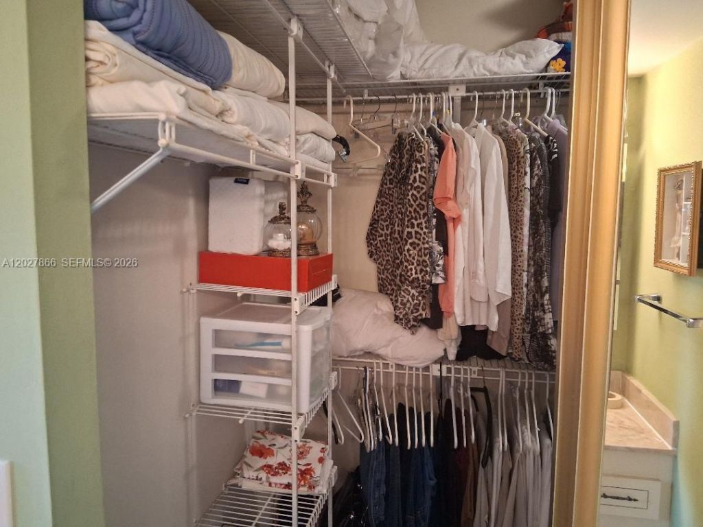 1200 St Charles Pl, Unit L19, Pembroke Pines, FL 33026 Photo