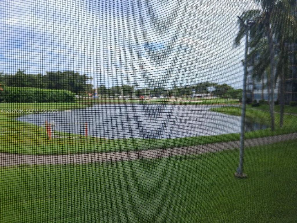 1200 St Charles Pl, Unit L19, Pembroke Pines, FL 33026 Photo