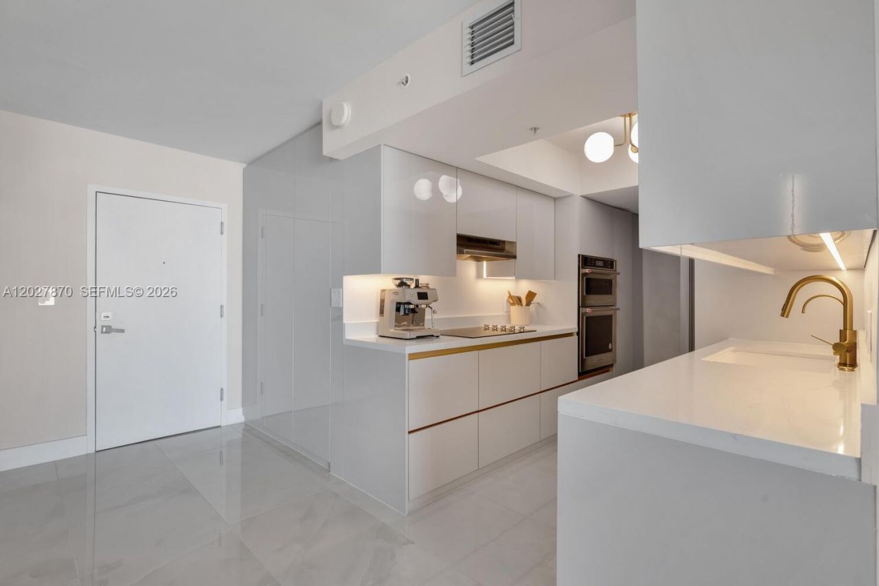 90 Alton Rd, Unit 2207, Miami Beach, FL 33139 Photo