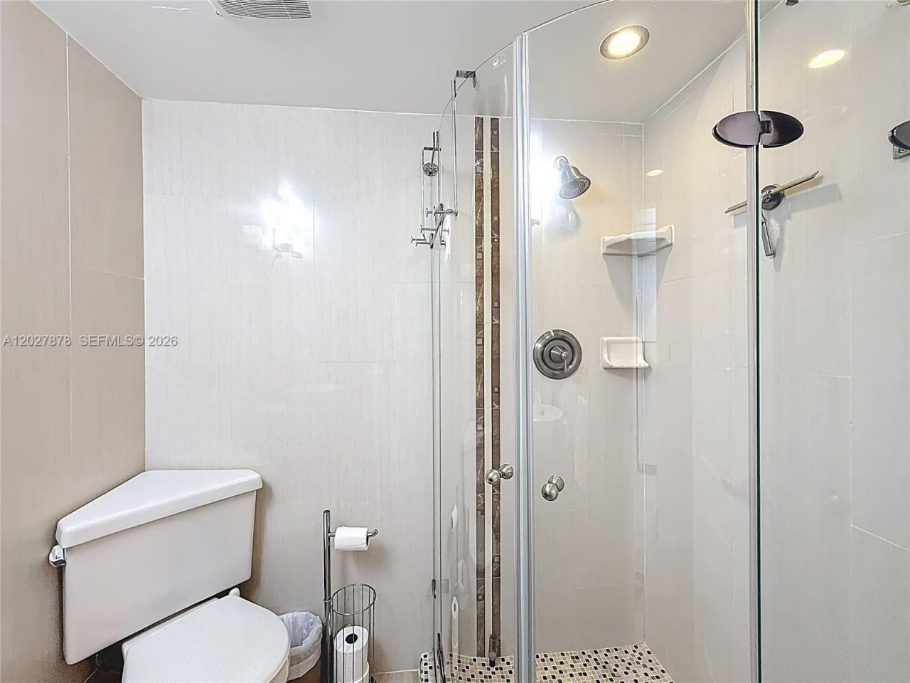 201 178th Dr , Unit 315, Sunny Isles Beach, FL 33160 Photo