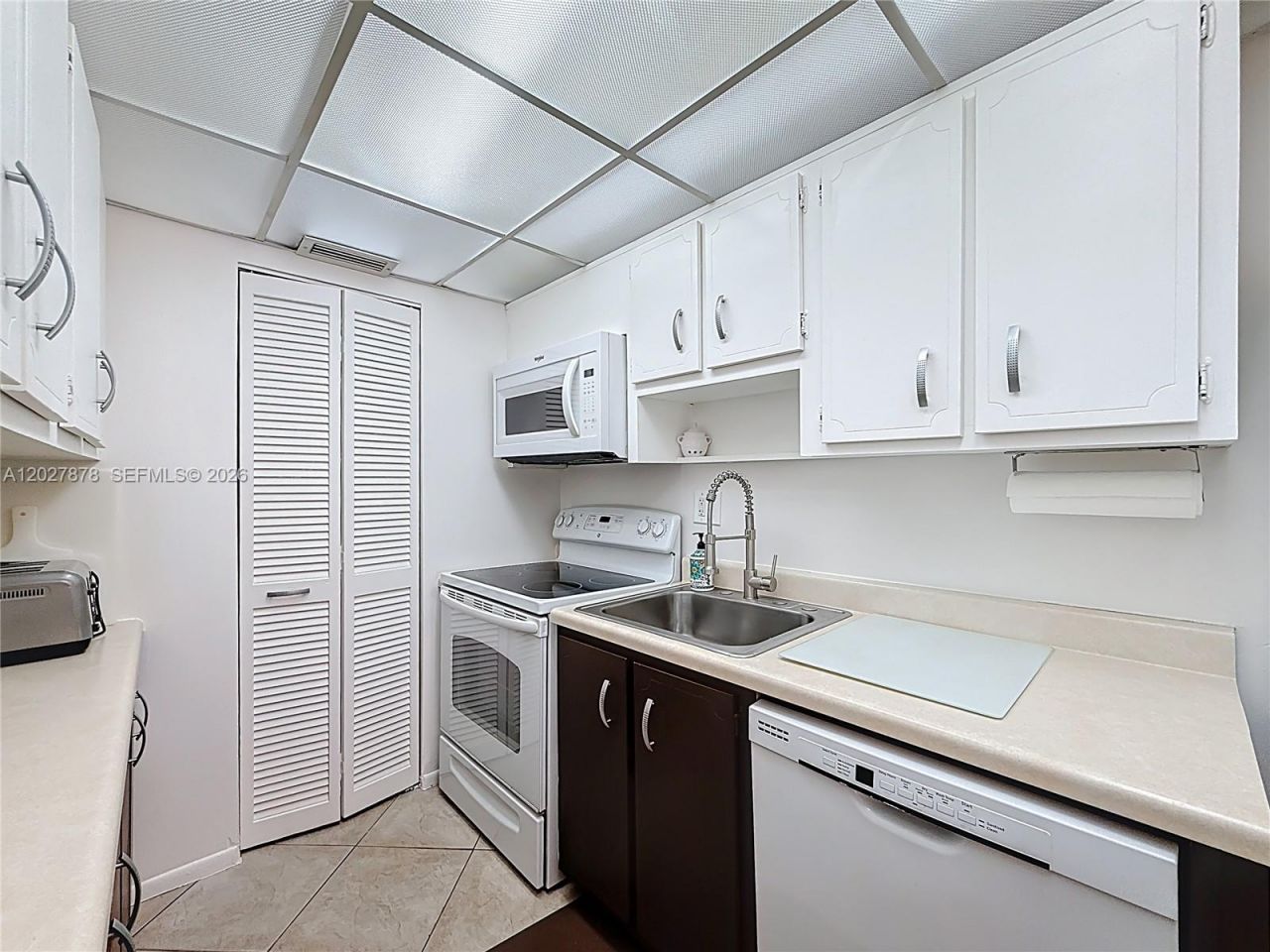 201 178th Dr , Unit 315, Sunny Isles Beach, FL 33160 Photo