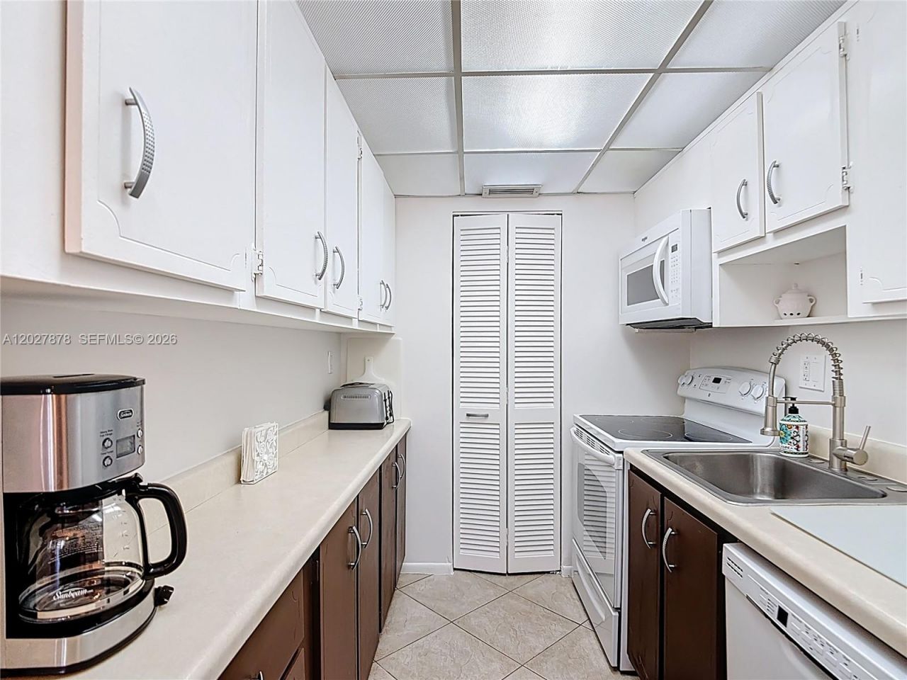 201 178th Dr , Unit 315, Sunny Isles Beach, FL 33160 Photo