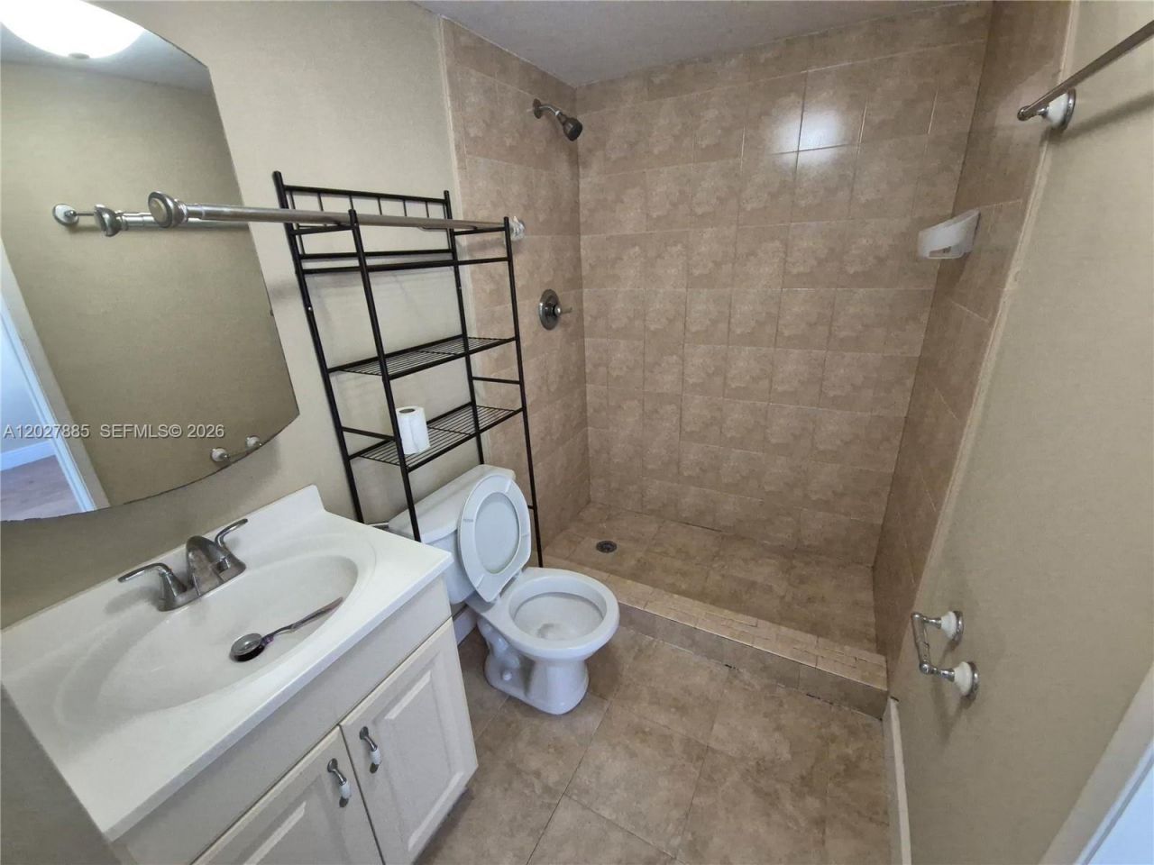 6045 NW 186th St , Unit 308, Hialeah, FL 33015 Photo