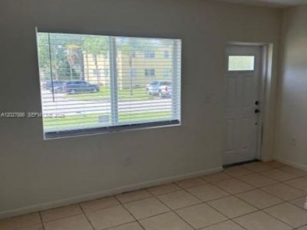 215 NW 84th St , Unit 215, Miami, FL 33150