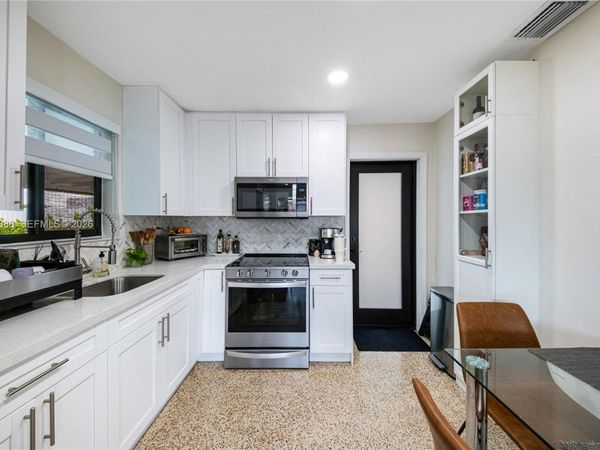 30 NW 56th Ct , Unit 32, Miami, FL 33126