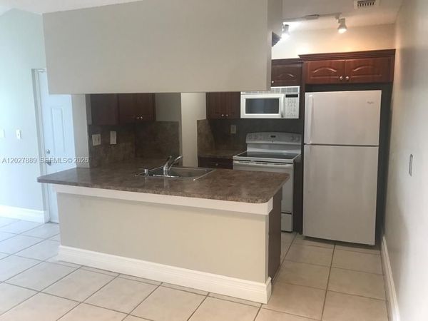 6740 NW 175th Ln , Unit L-20, Hialeah, FL 33015