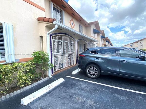 2212 W 74th St , Unit 101-28, Hialeah, FL 33016