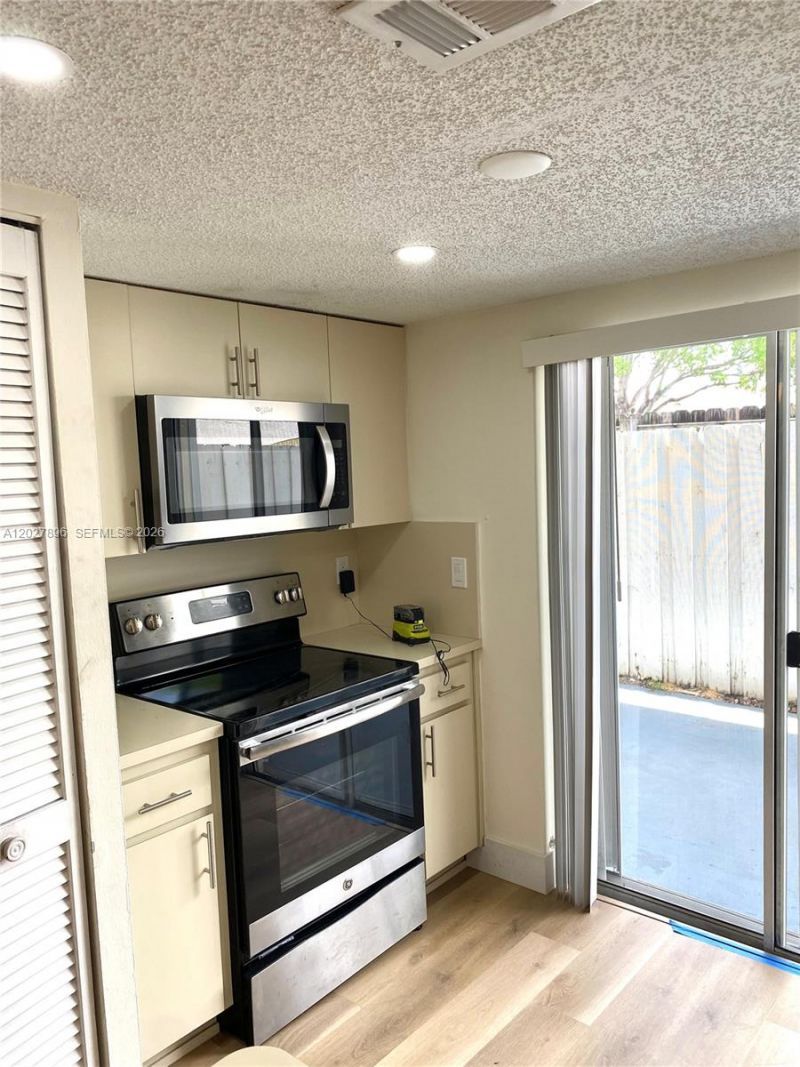 2212 W 74th St , Unit 101-28, Hialeah, FL 33016 Photo