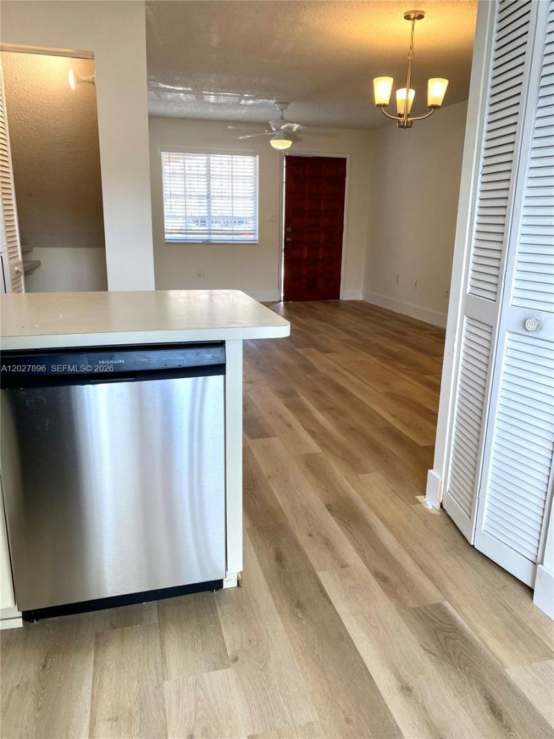 2212 W 74th St , Unit 101-28, Hialeah, FL 33016 Photo