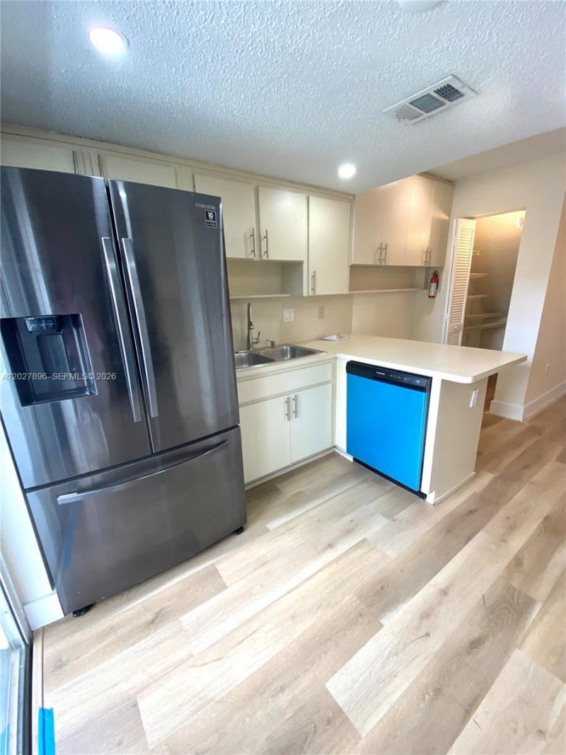 2212 W 74th St , Unit 101-28, Hialeah, FL 33016 Photo