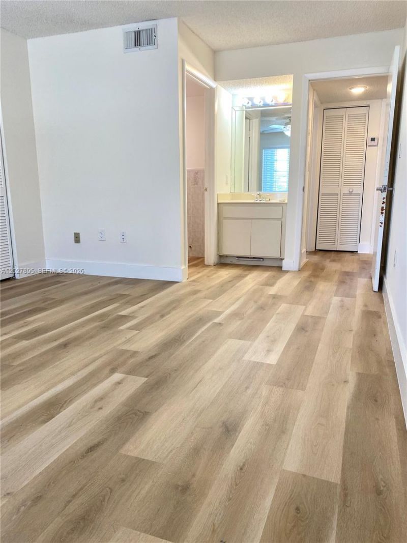 2212 W 74th St , Unit 101-28, Hialeah, FL 33016 Photo