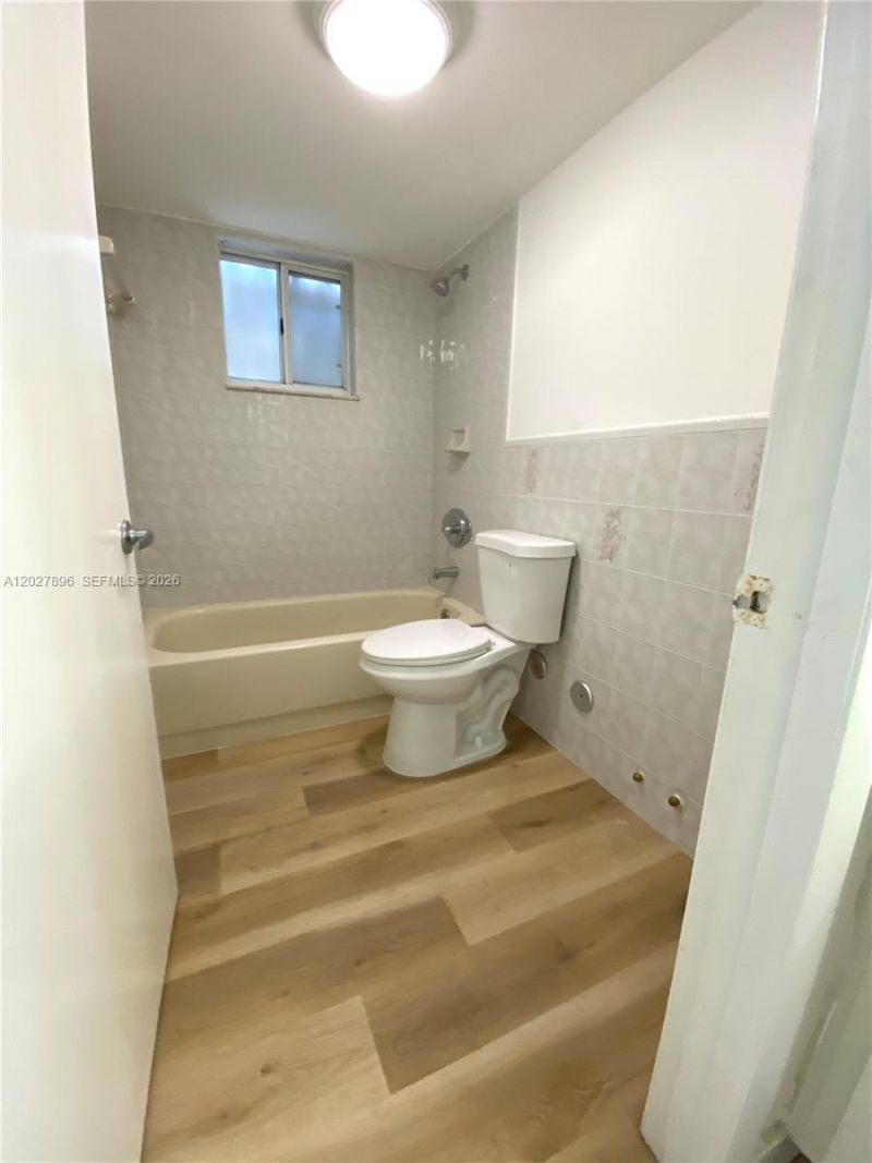 2212 W 74th St , Unit 101-28, Hialeah, FL 33016 Photo