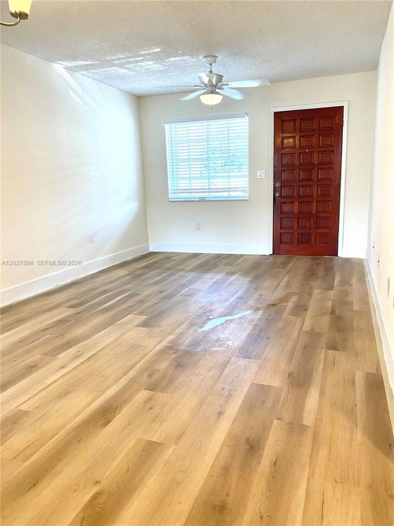 2212 W 74th St , Unit 101-28, Hialeah, FL 33016 Photo