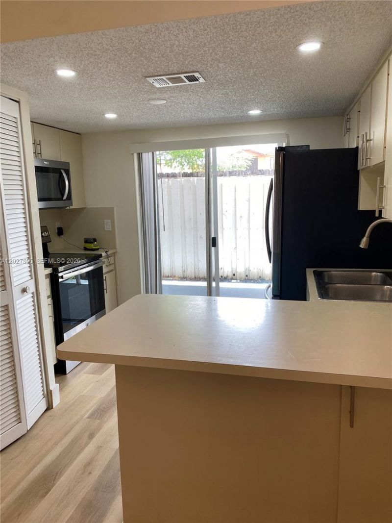 2212 W 74th St , Unit 101-28, Hialeah, FL 33016 Photo