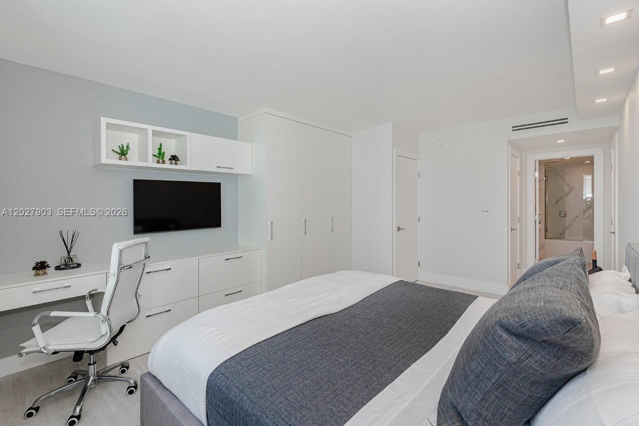 2301 Collins Ave , Unit 739, Miami Beach, FL 33139 Photo
