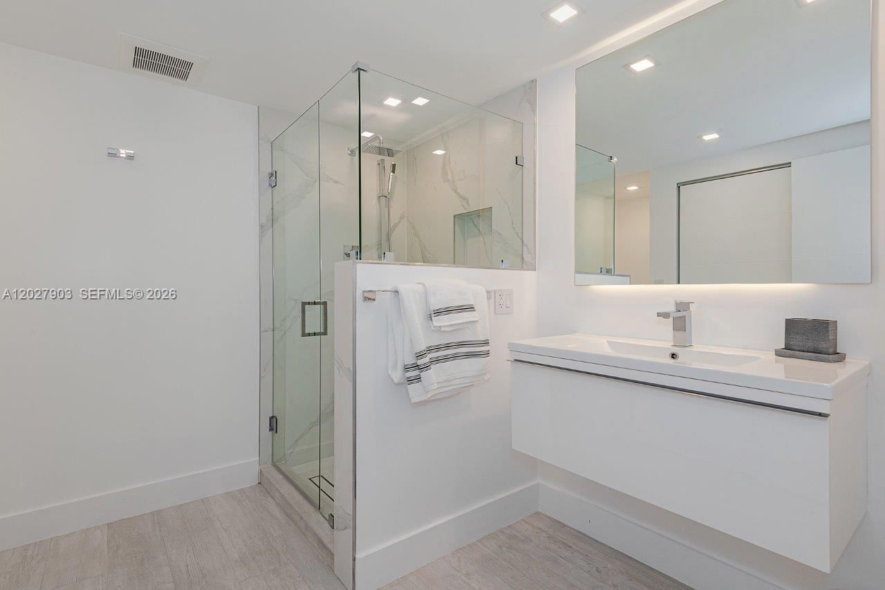 2301 Collins Ave , Unit 739, Miami Beach, FL 33139 Photo