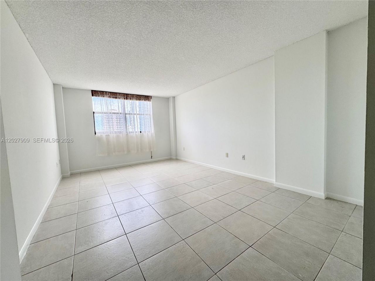 210 174th St , Unit 716, Sunny Isles Beach, FL 33160 Photo