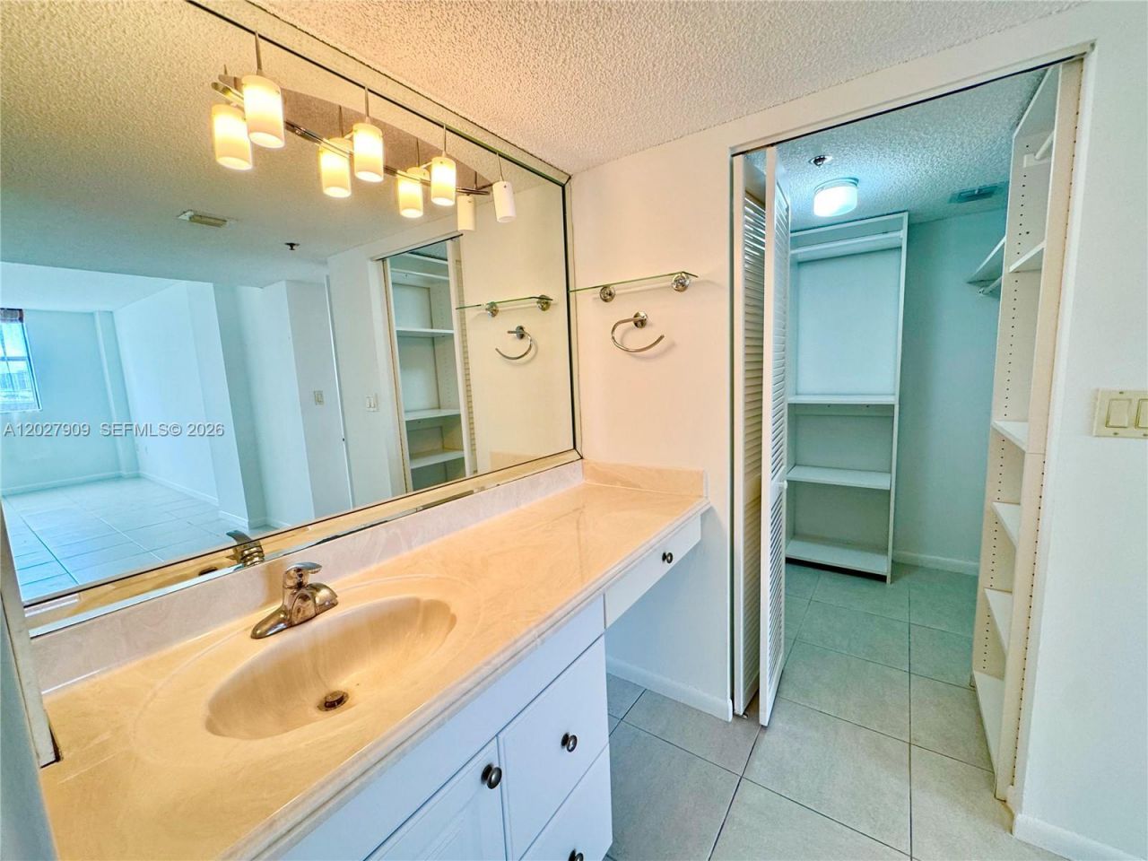 210 174th St , Unit 716, Sunny Isles Beach, FL 33160 Photo