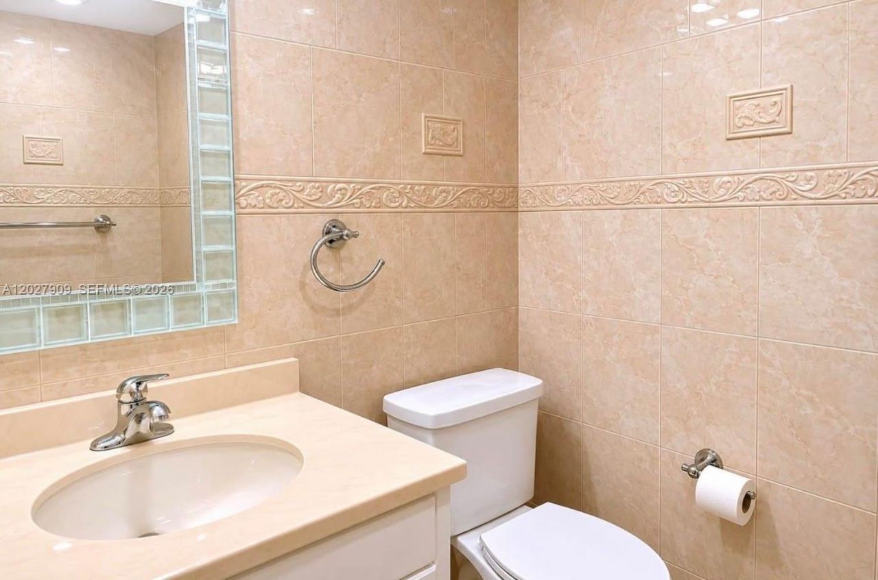 210 174th St , Unit 716, Sunny Isles Beach, FL 33160 Photo