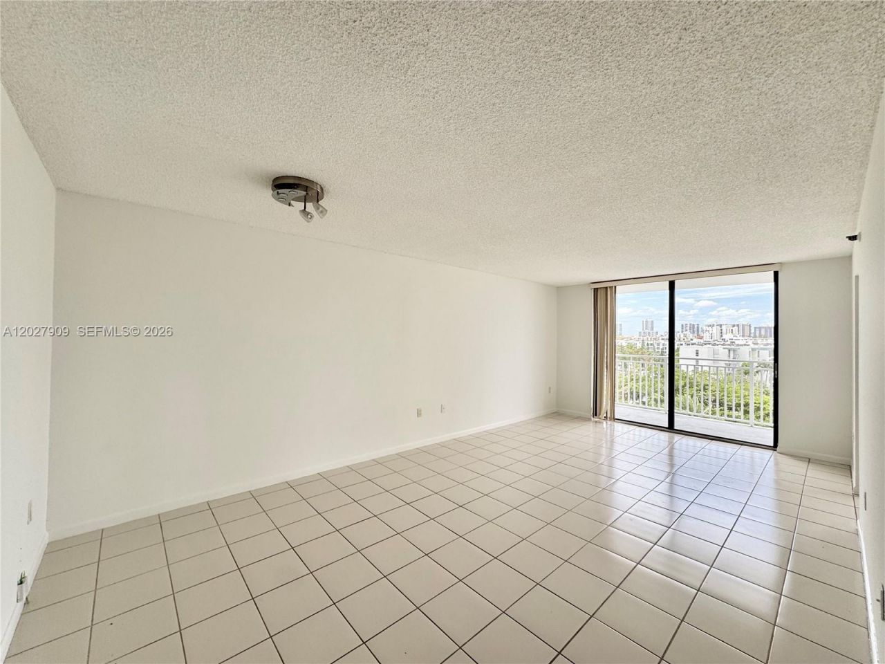 210 174th St , Unit 716, Sunny Isles Beach, FL 33160 Photo