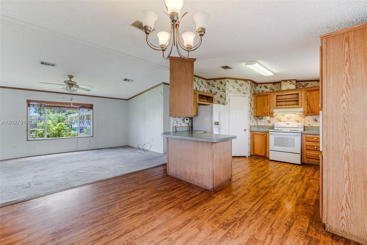 19800 SW 180 Avenue #524 , Miami, FL 33187 Photo