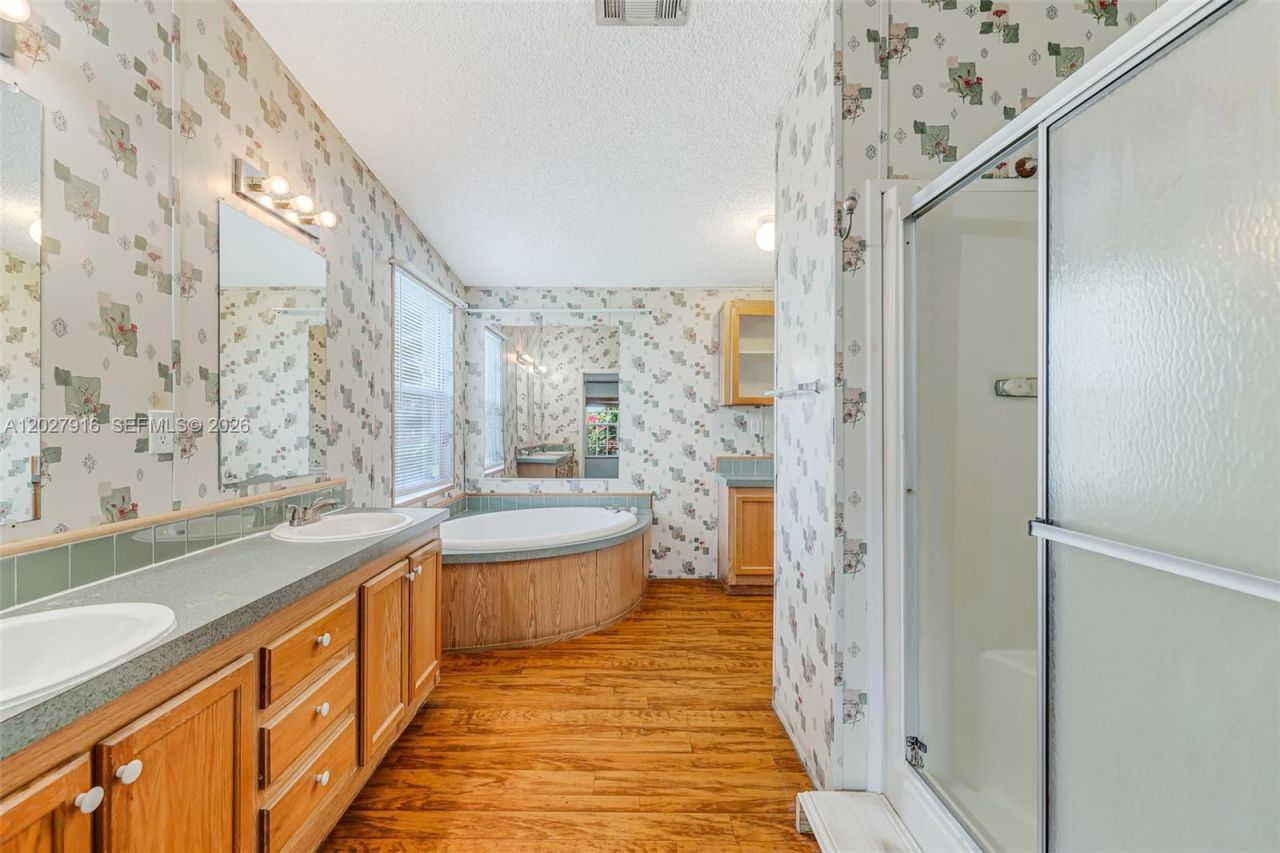 19800 SW 180 Avenue #524 , Miami, FL 33187 Photo