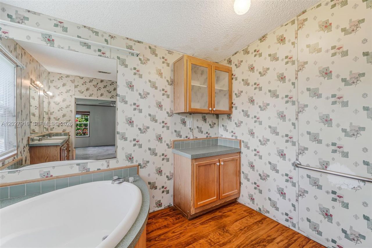 19800 SW 180 Avenue #524 , Miami, FL 33187 Photo