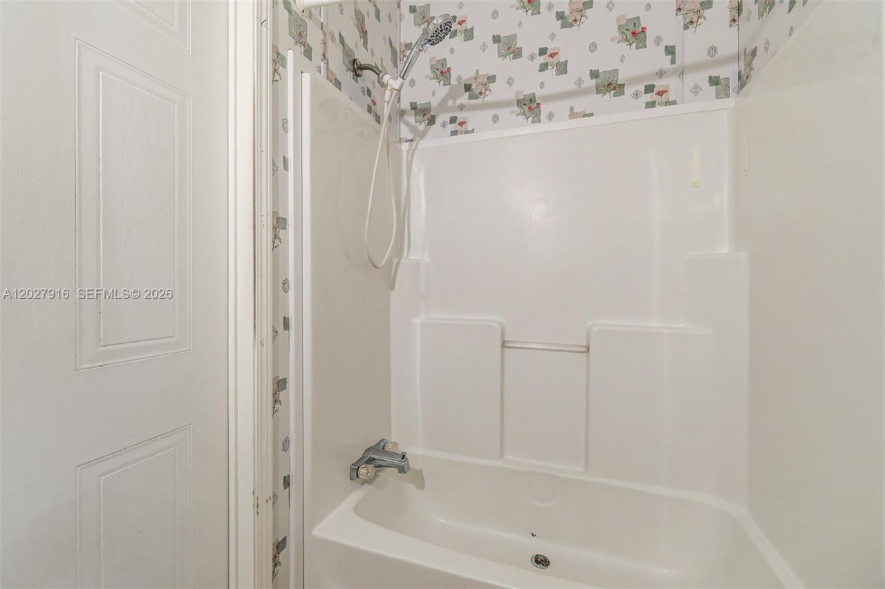 19800 SW 180 Avenue #524 , Miami, FL 33187 Photo