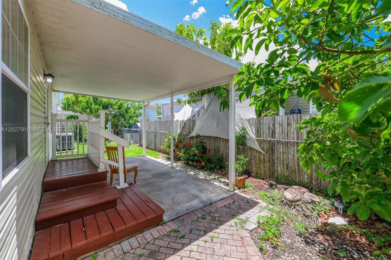 19800 SW 180 Avenue #524 , Miami, FL 33187 Photo