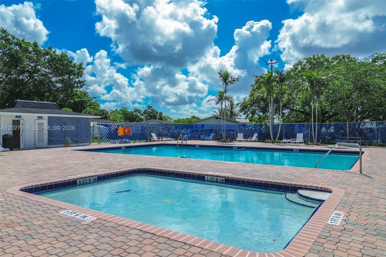 19800 SW 180 Avenue #524 , Miami, FL 33187 Photo