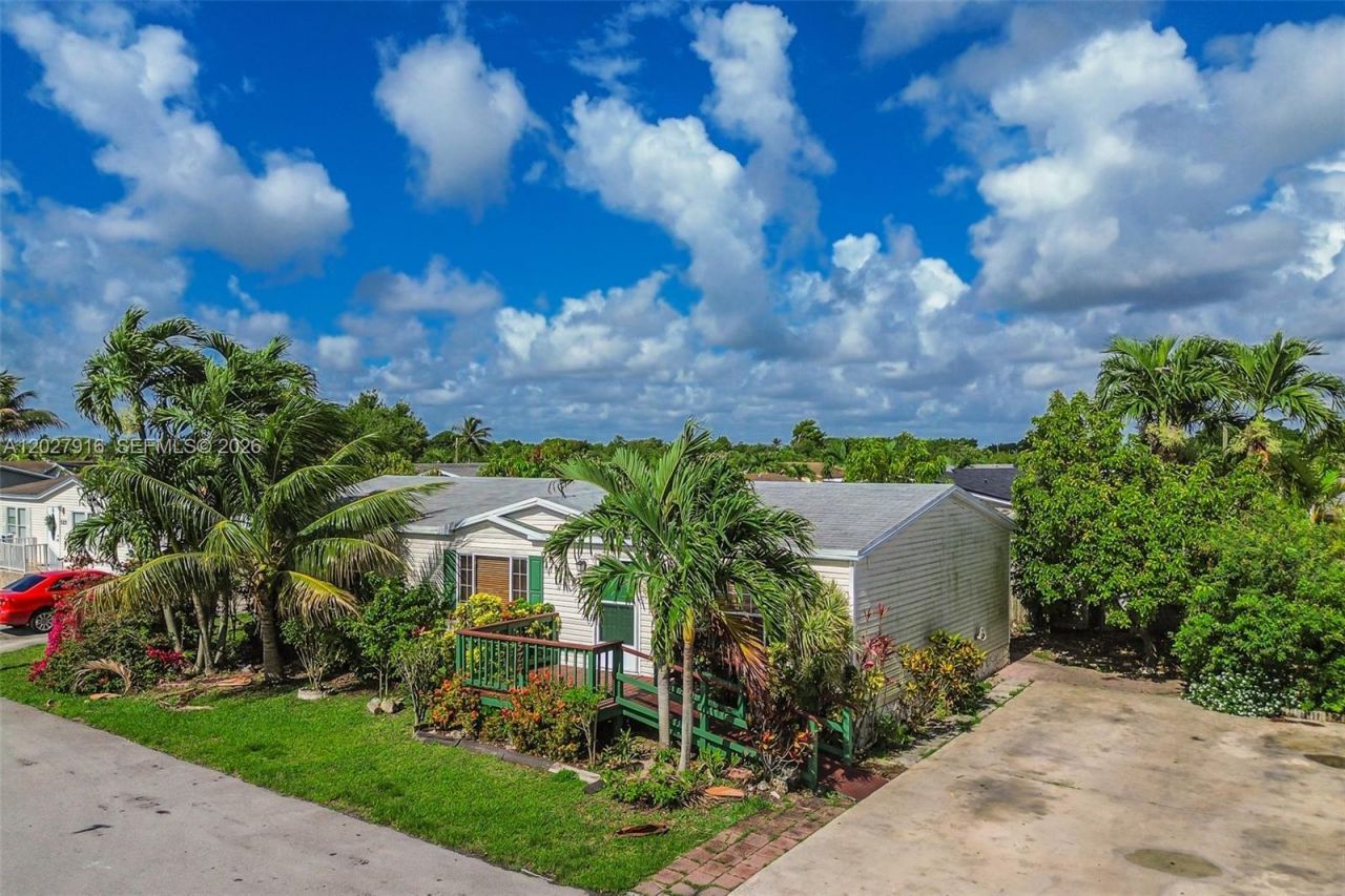 19800 SW 180 Avenue #524 , Miami, FL 33187 Photo