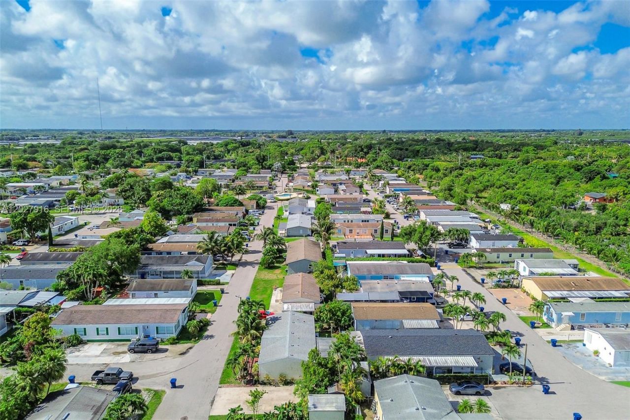 19800 SW 180 Avenue #524 , Miami, FL 33187 Photo