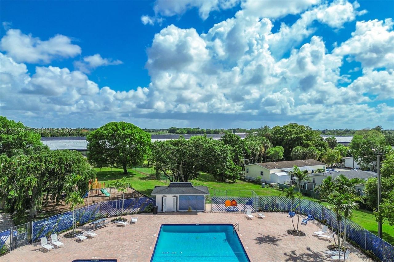 19800 SW 180 Avenue #524 , Miami, FL 33187 Photo