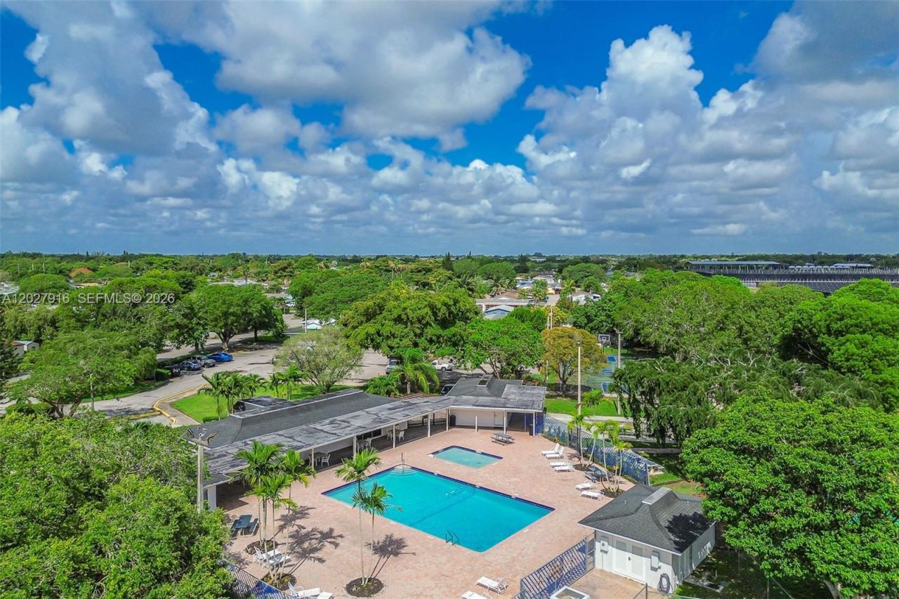 19800 SW 180 Avenue #524 , Miami, FL 33187 Photo
