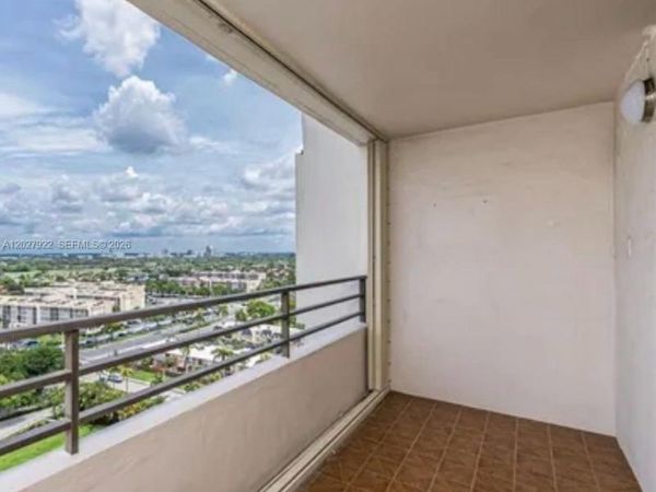 2500 Parkview Dr , Unit 1712, Hallandale Beach, FL 33009