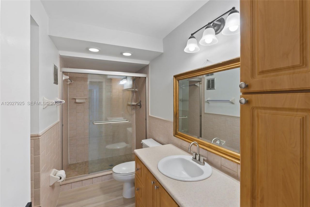 301 Racquet Club Rd , Unit 103, Weston, FL 33326 Photo