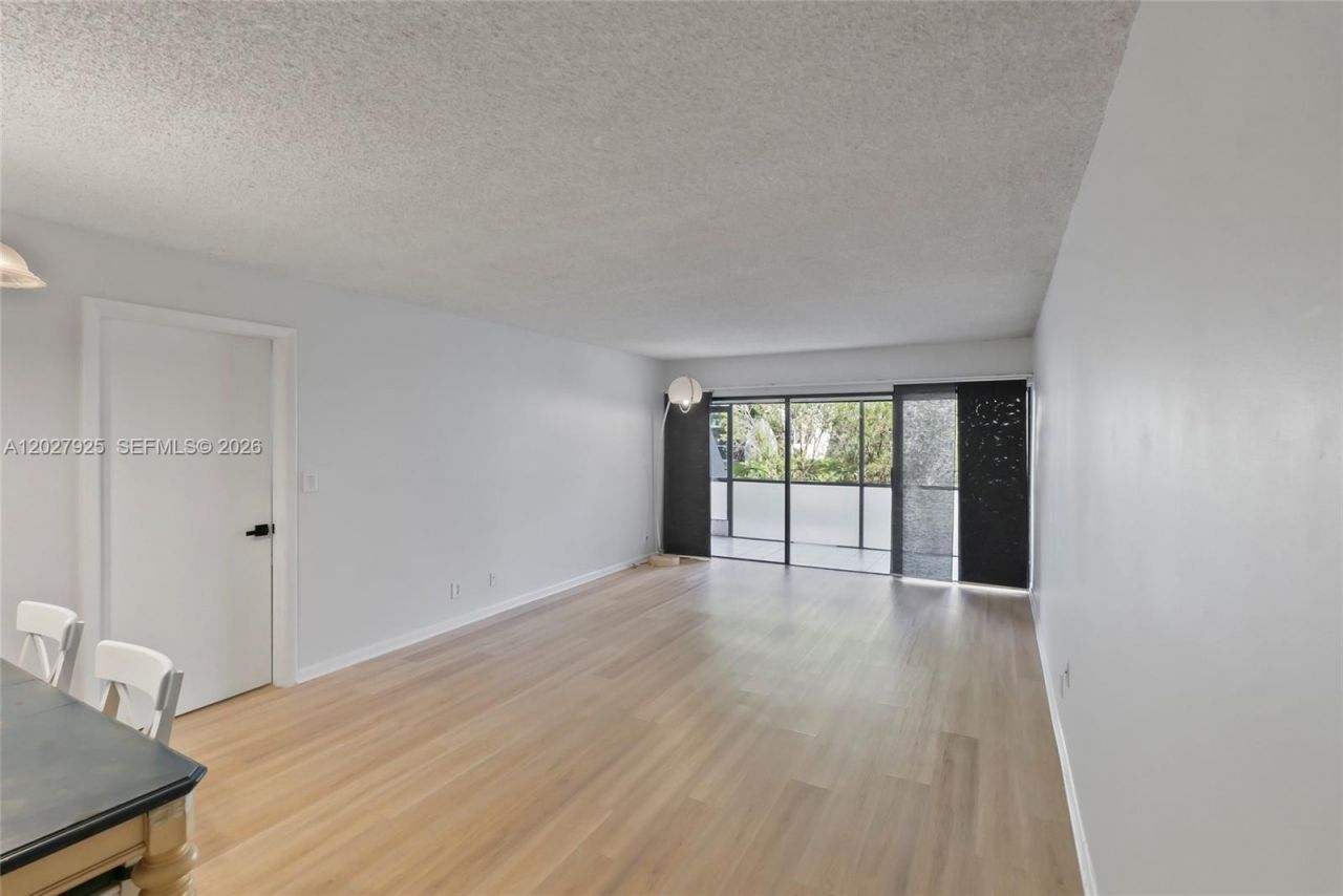 301 Racquet Club Rd , Unit 103, Weston, FL 33326 Photo