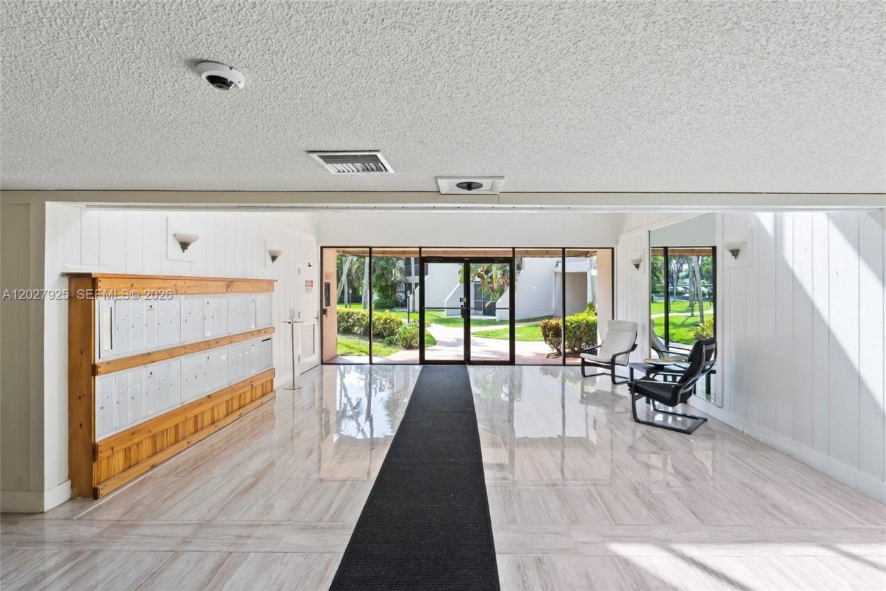 301 Racquet Club Rd , Unit 103, Weston, FL 33326 Photo