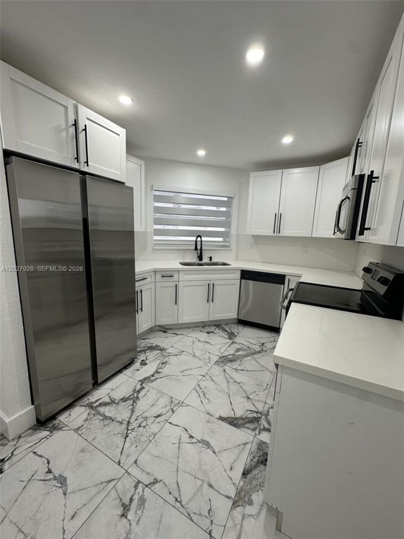 680 NW 124th Pl , Unit N/A, Miami, FL 33182 Photo