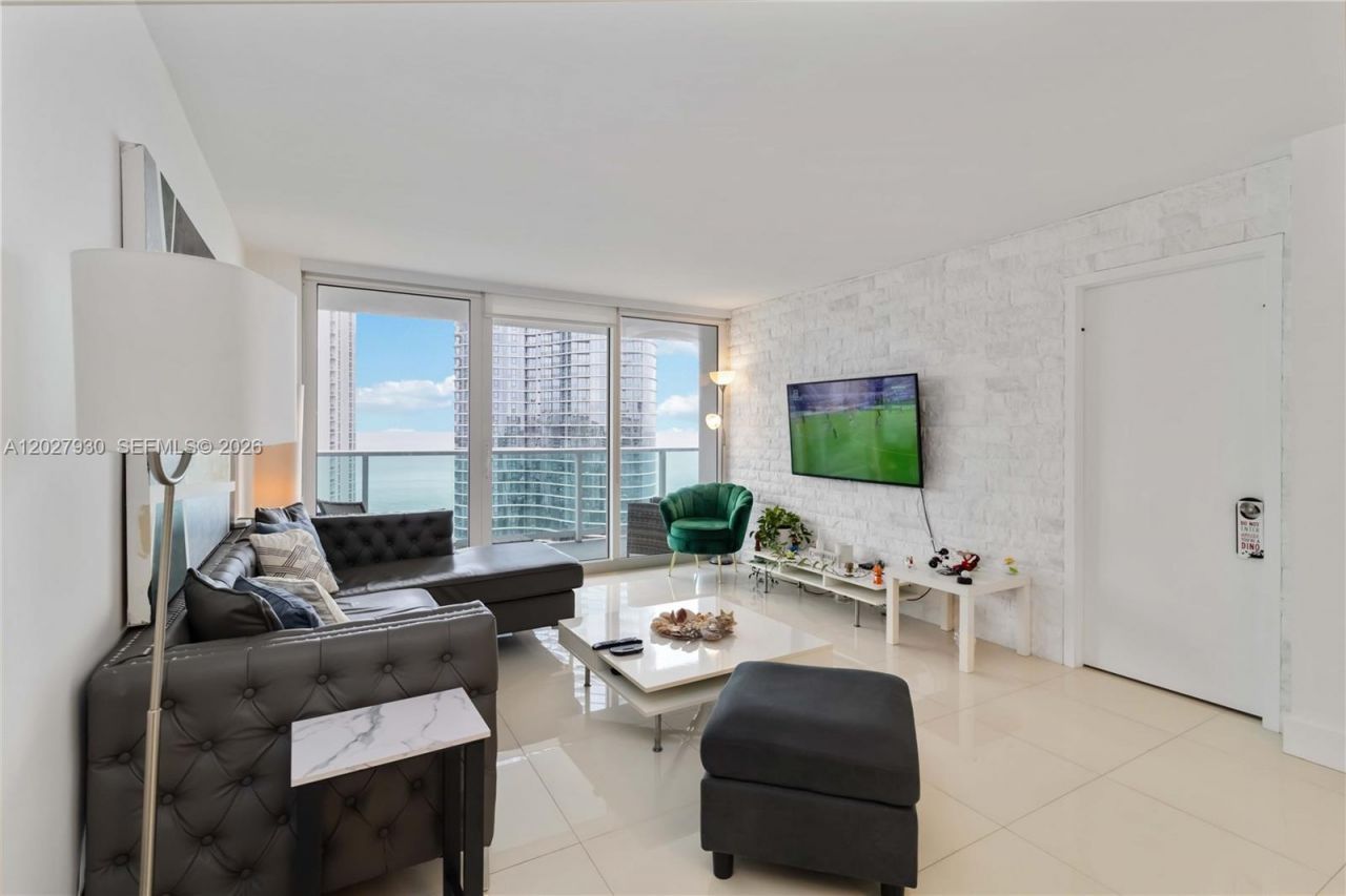 100 Bayview Dr , Unit 2014, Sunny Isles Beach, FL 33160 Photo