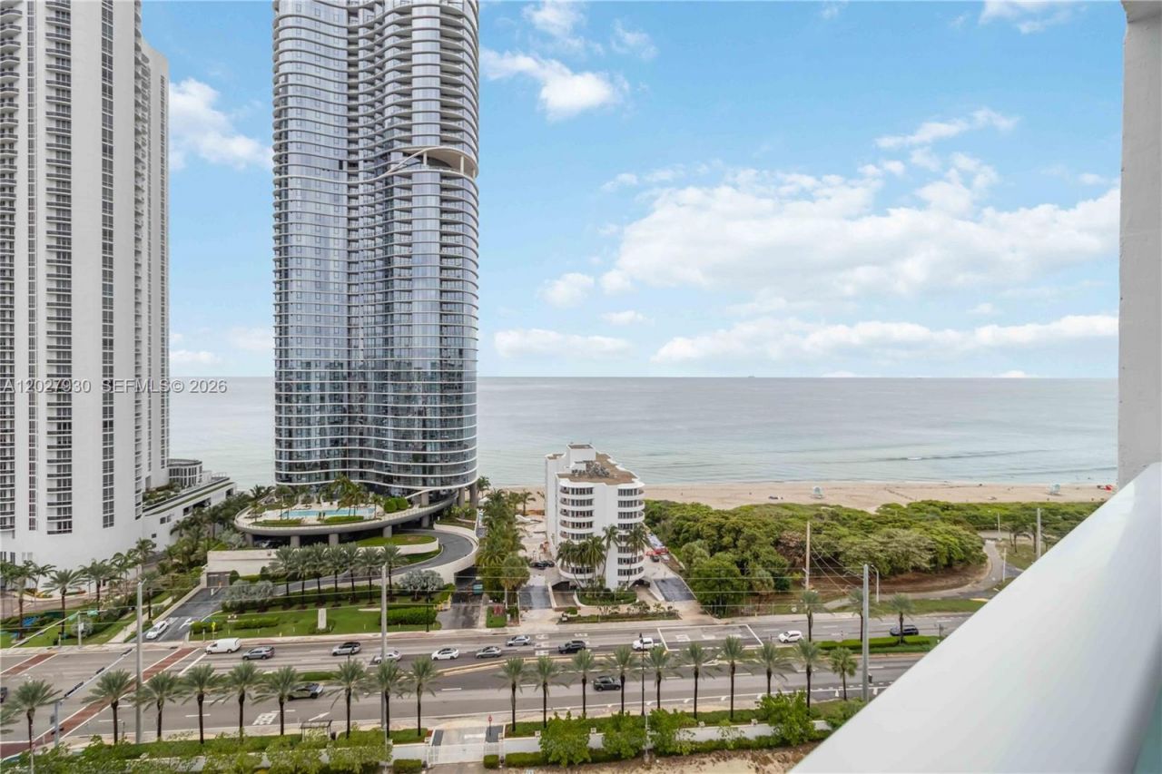 100 Bayview Dr , Unit 2014, Sunny Isles Beach, FL 33160 Photo
