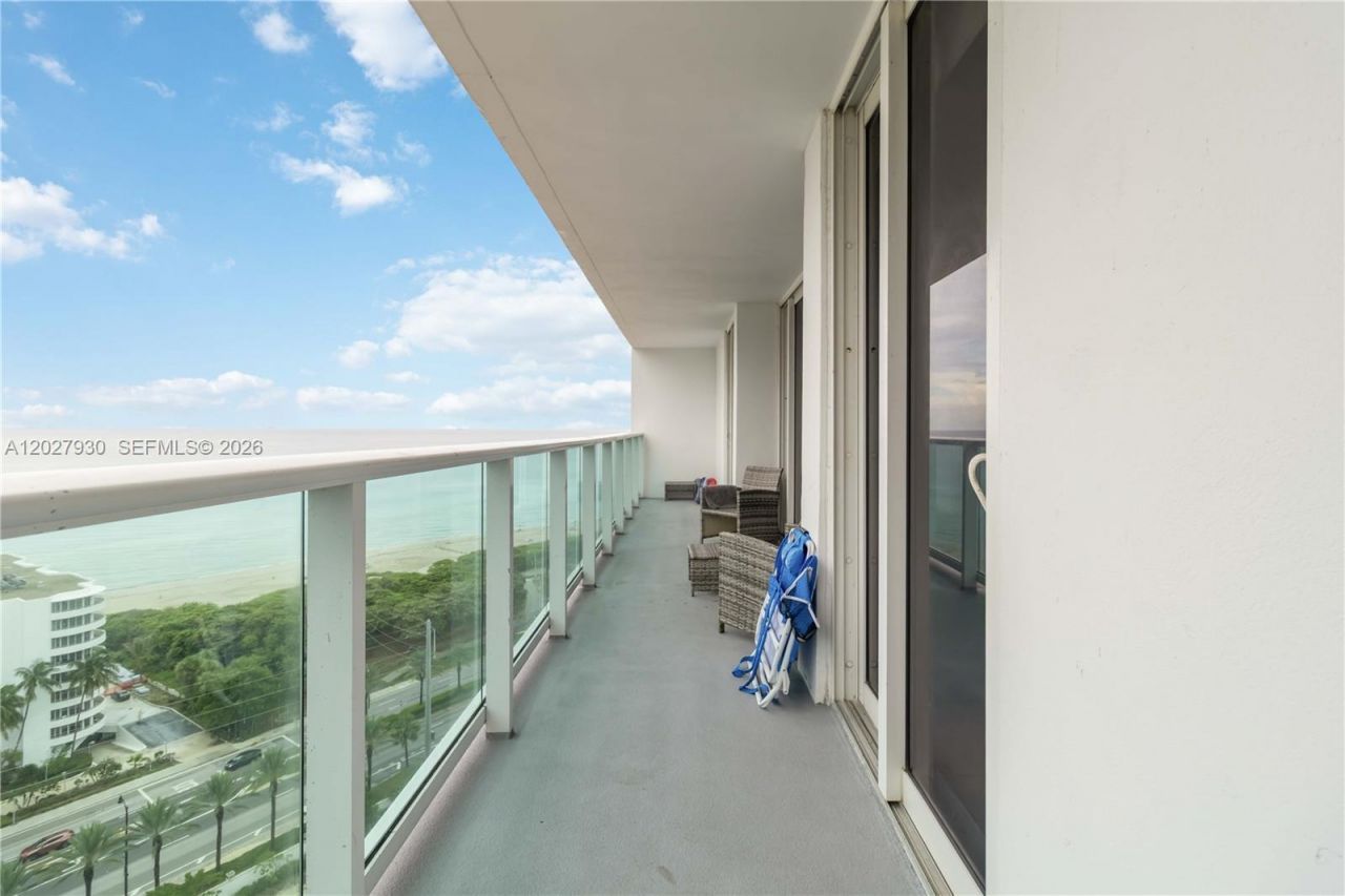 100 Bayview Dr , Unit 2014, Sunny Isles Beach, FL 33160 Photo