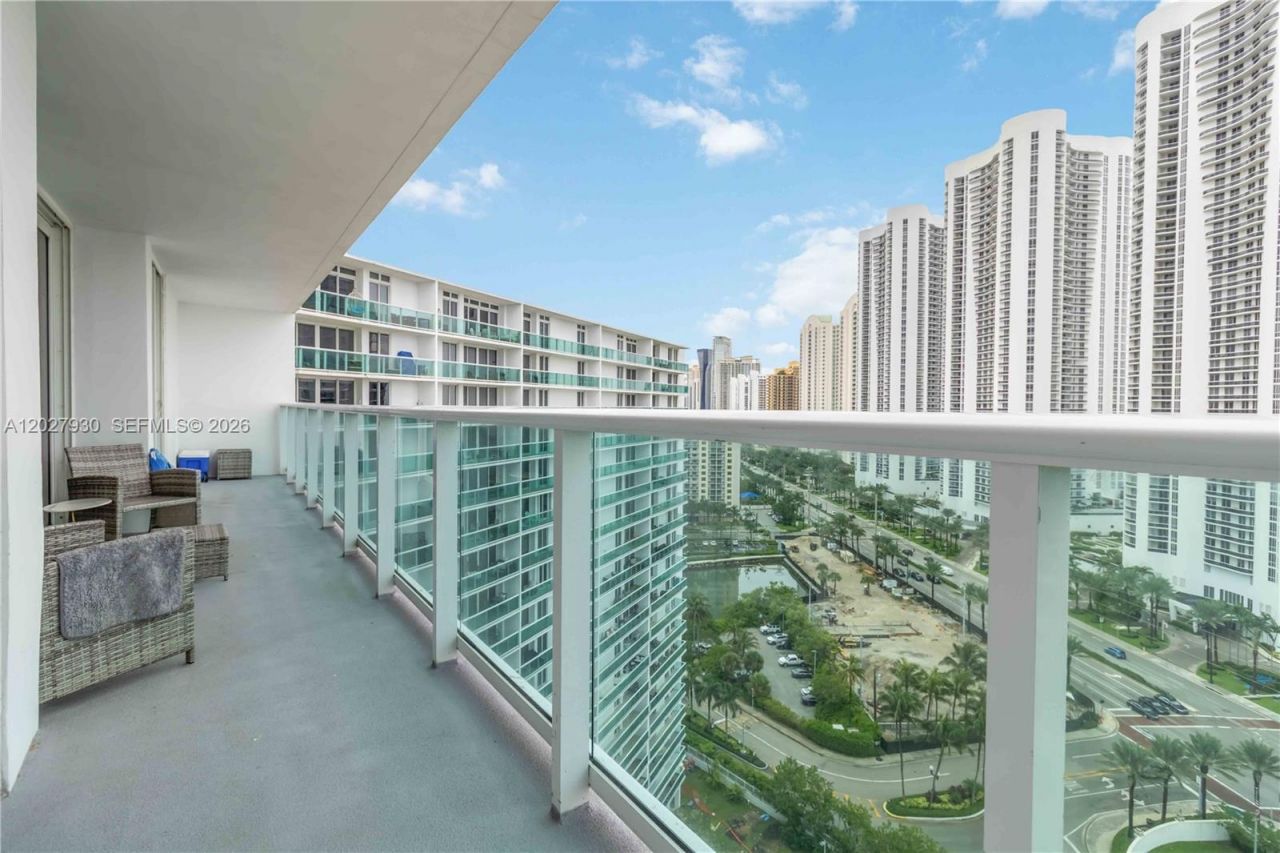 100 Bayview Dr , Unit 2014, Sunny Isles Beach, FL 33160 Photo